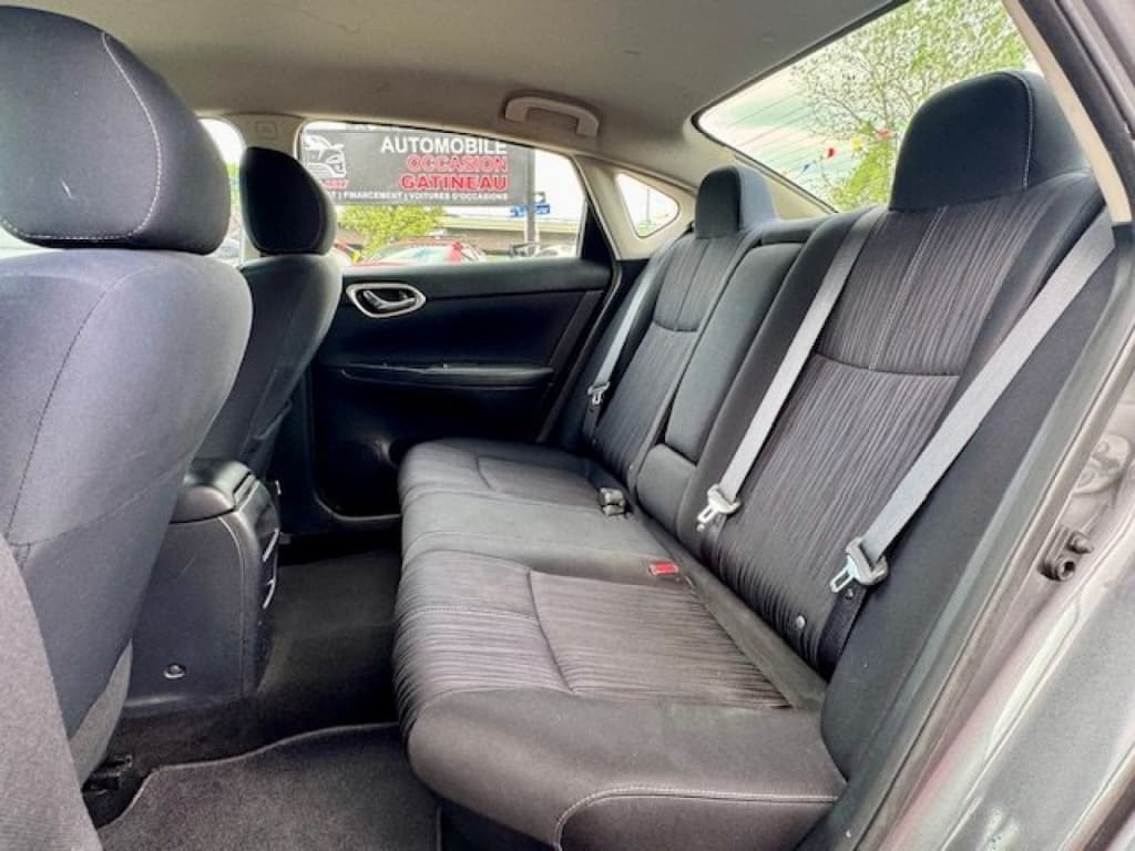 2016 Nissan Sentra SV/S/SR/SL thumbnail 9
