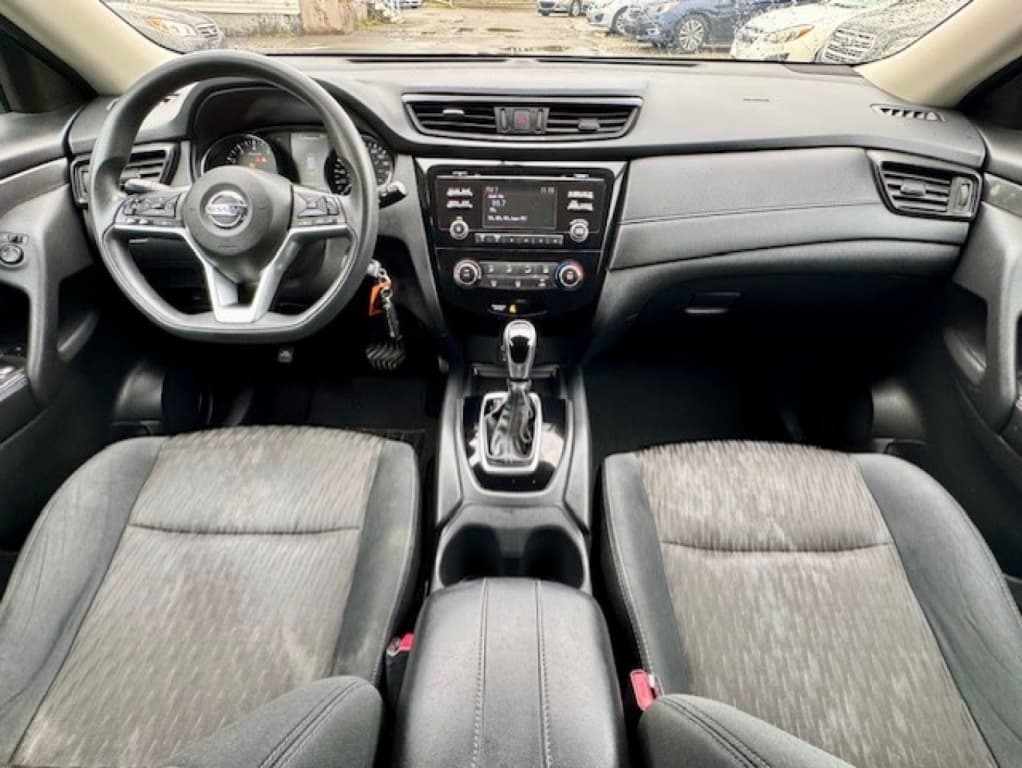 2017 Nissan Rogue S/SV thumbnail 11