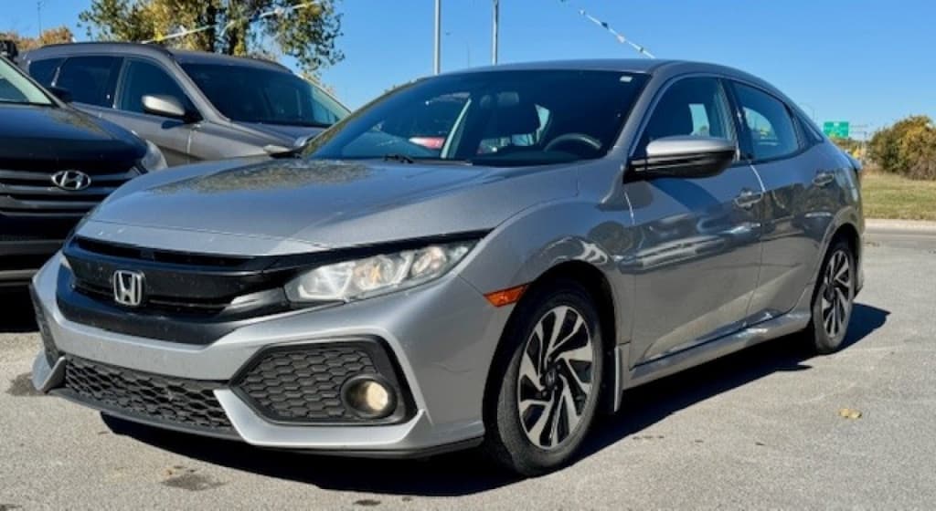 2018 Honda Civic Hatchback LX thumbnail 4
