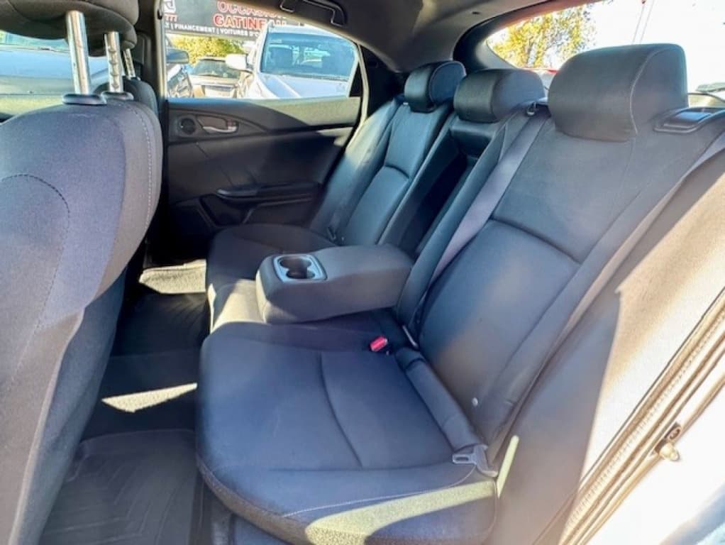 2018 Honda Civic Hatchback LX thumbnail 11
