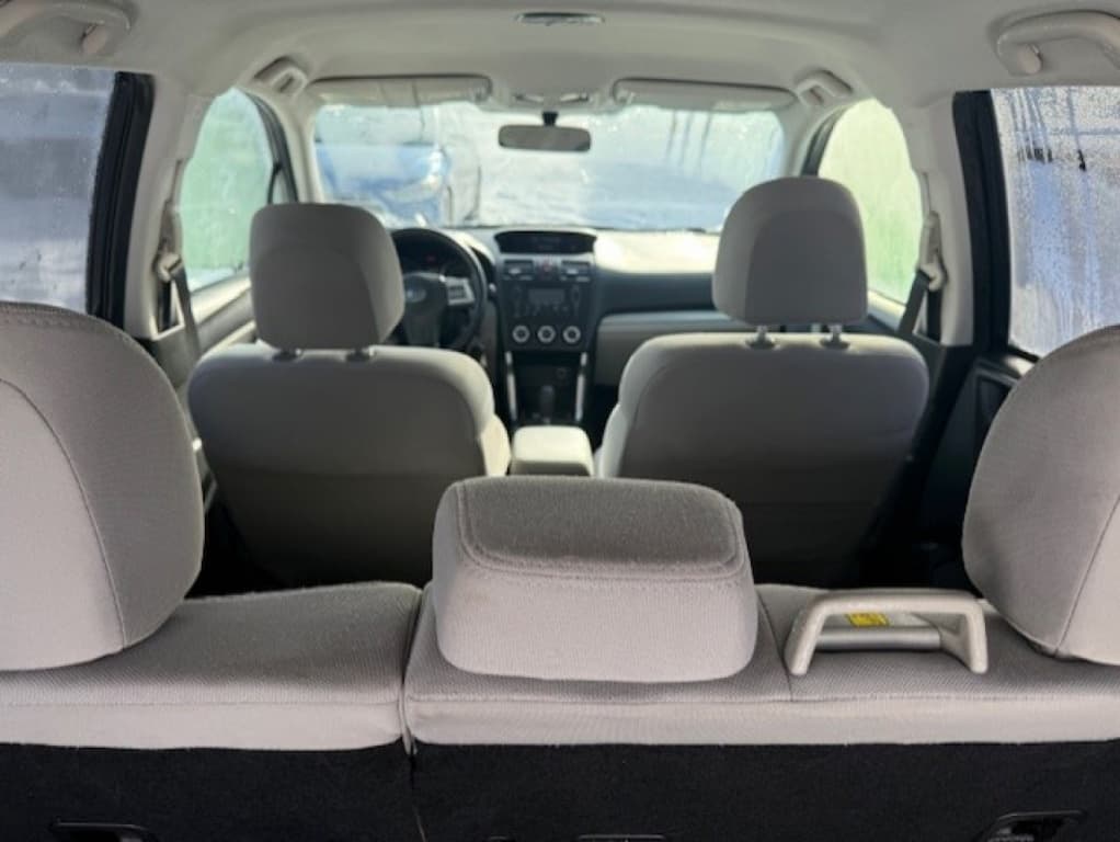 2014 Subaru Forester i thumbnail 3