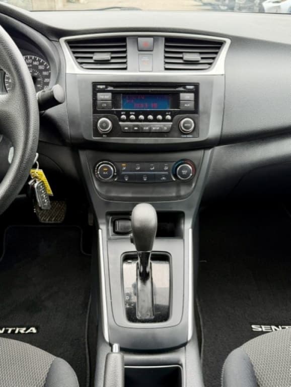 2016 Nissan Sentra SV/S/SR/SL thumbnail 12