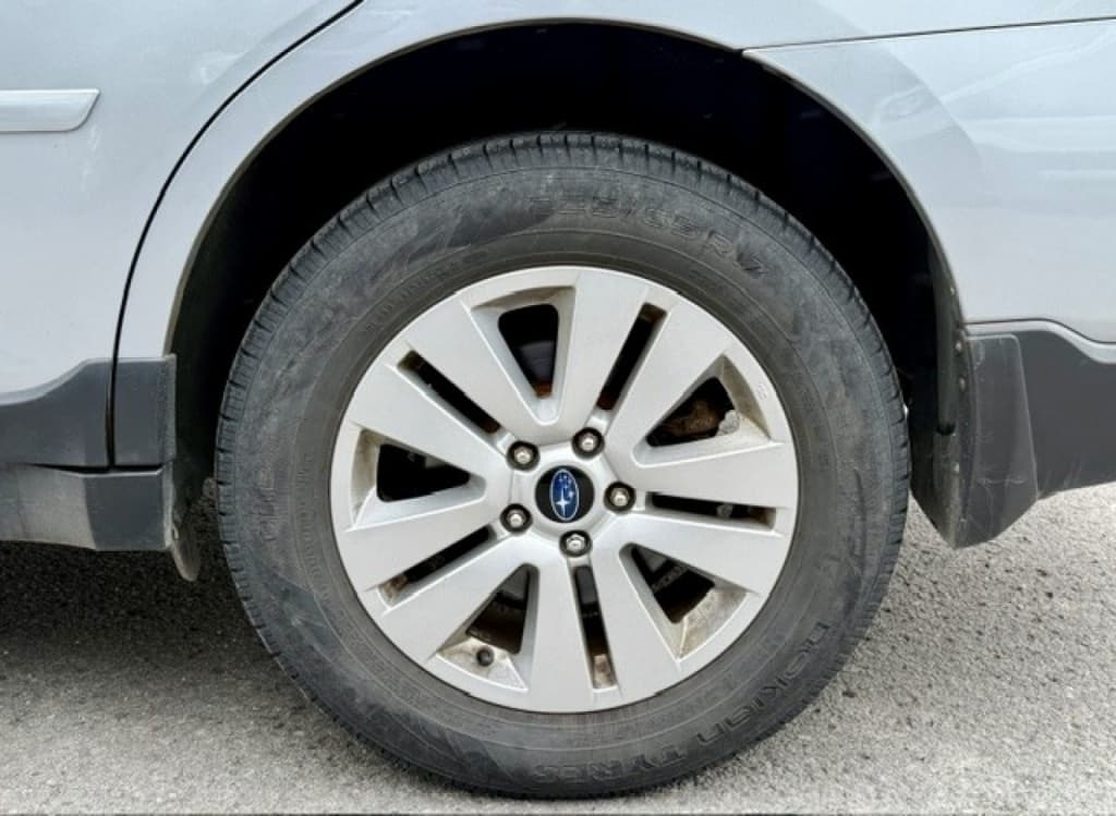 2018 Subaru Outback Touring thumbnail 3