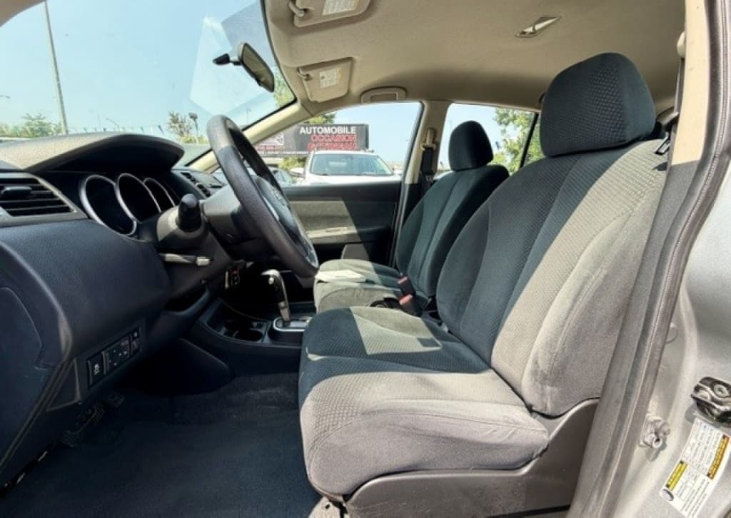 2012 Nissan Versa S thumbnail 8