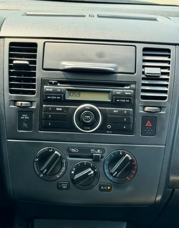 2012 Nissan Versa S thumbnail 10