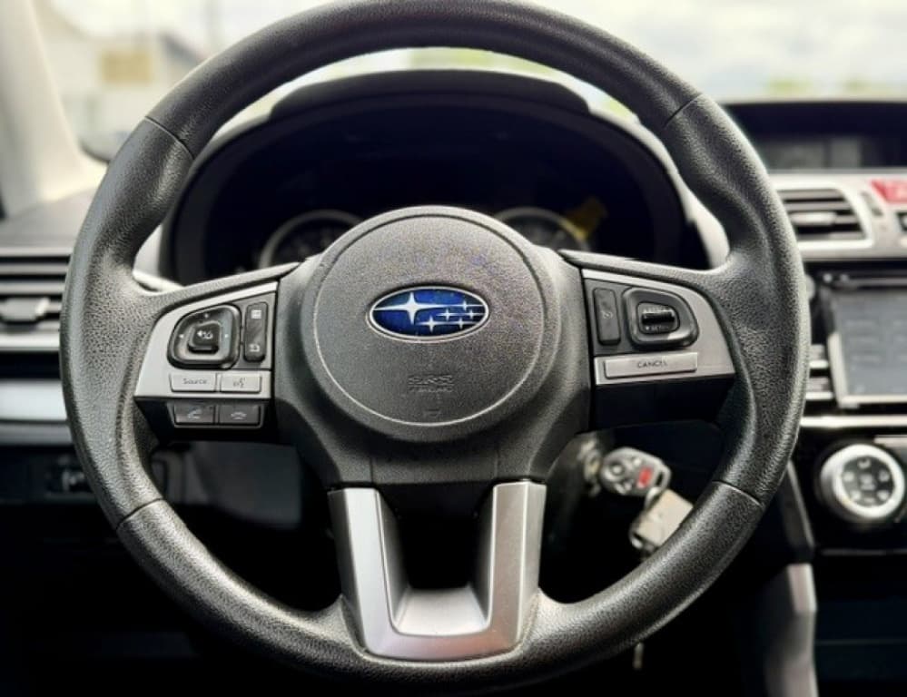 2017 Subaru Forester i thumbnail 12