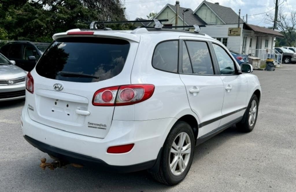 2011 Hyundai Santa Fe GL Sport thumbnail 4