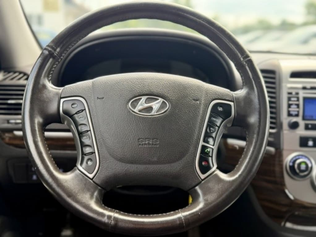 2011 Hyundai Santa Fe GL Sport thumbnail 12